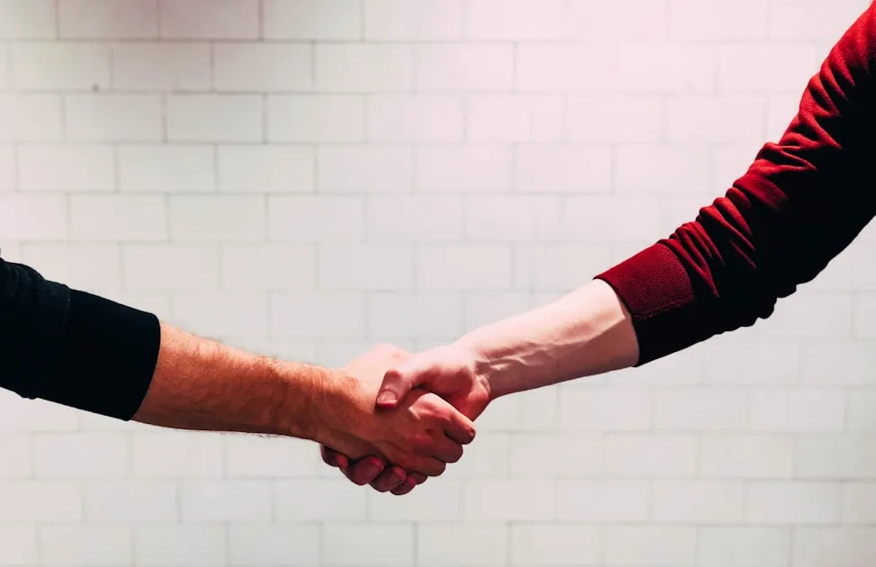Handshake — Sim Viettel Cho Doanh Nghiệp & Zalo OA — Số Đẹp Chuyên Nghiệp