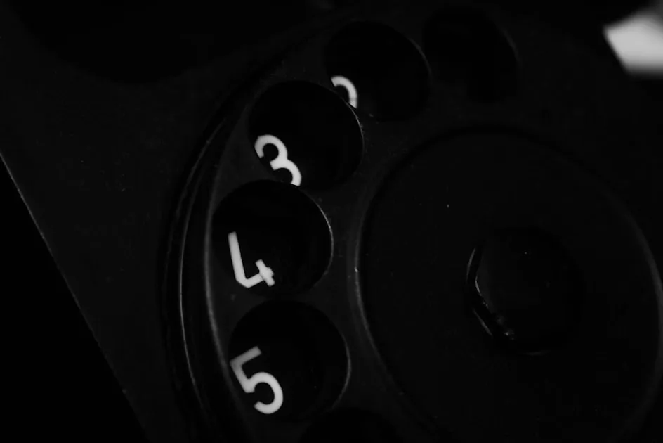 A black and white photo of a telephone — Xu Hướng Sim Số Đẹp Viettel 2026 — Bình Dân Hay VIP?